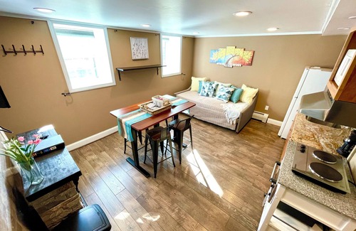 Medford Appartement | Garden Studio, access to I-93 to Airport, Tufts U, Hiking & Chevalier Theater.