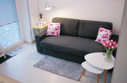 Hovorcovice Appartement | Garden studio apt-FREE parking,close D8,metro,EXPO