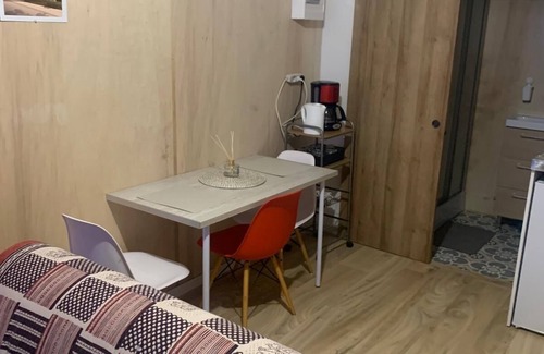 Ryes Cabine | Garden studio in the Normandy countryside, near the D-Day landing beaches.