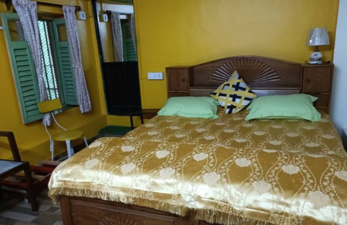 Ballygunge Park Maison | Garden View Room in South Kolkata near Renowned Restaurants and Lakes