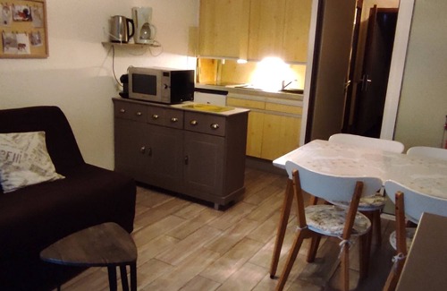 Saint-Lary-Soulan Appartement | studio coté jardin au village de saint lary classé de **