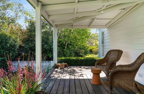 Burrawang Maison | Gardeners Cottage, Burrawang - 4pm checkout Sundays, except Peak Season