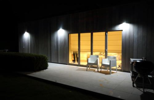 Stene Appartement | Gardenhouse 'The Block' - Ostend - private garden - IR cabine - AC