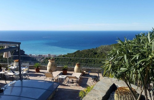 San Giacomo Villa | Appartement Gardenia près de Bordighera avec une vue enchanteresse sur Montecarlo