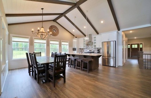 Pequot Lakes Station Balnéaire | Gardenview Home w/ Dock on the Whitefish Chain, Outdoor Pool, Pickleball & More