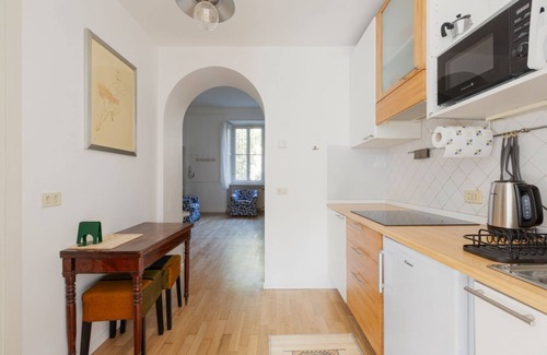 Zona Farini Appartement | Garibaldi & Isola District Functional Apartment