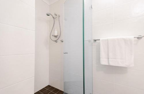 Forestville Appartement | Garigal Retreat with Pool access