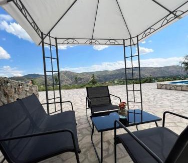 Garni Villa | Garni Hills