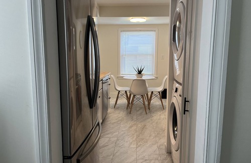 Kamm's Corners Maison | Garrett’s Loft - Minutes from Airport | Family Friendly!