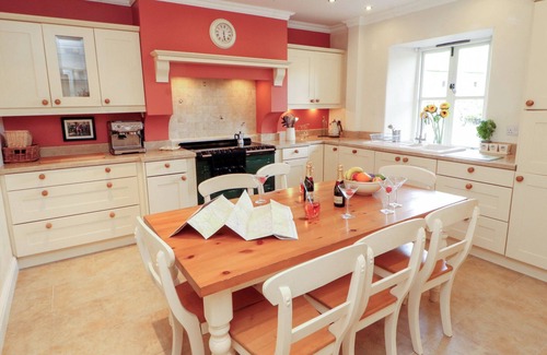 Sedbergh Maison | GARSDALE FOOT, pet friendly, character holiday cottage in Sedbergh