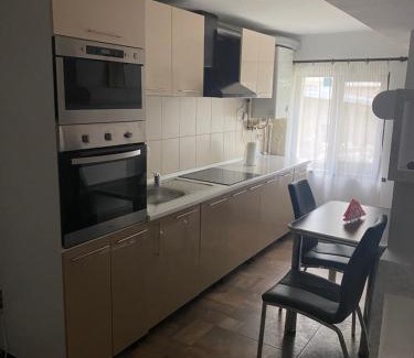 Lupeni Appartement | Garsoniera deosebita intr-o zona linistita Straja-Lupeni