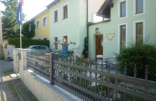 Hirschstetten Appartement | Gartenpension Prosl