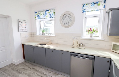 Cilgerran Maison | GARTH, family friendly, with a garden in Cilgerran