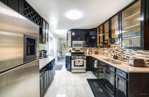 Miller Beach Cottage | Gary Cottage w/ Outdoor Dining Areas - Near Beach!