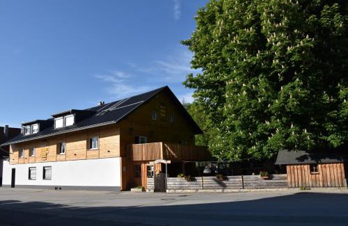 Oberdorla Maison | Gasthaus und Pension Halli-Galli