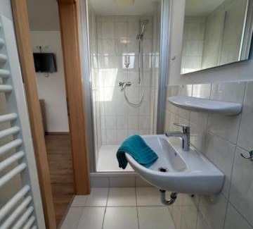 Oberdorla Maison | Gasthaus und Pension Halli-Galli