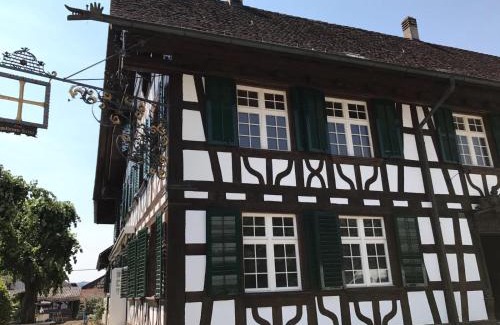 Rafz Hôtel | Gasthaus zum Goldenen Kreuz