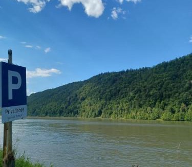 Wesenufer Maison | Gasthaus zur blauen Donau