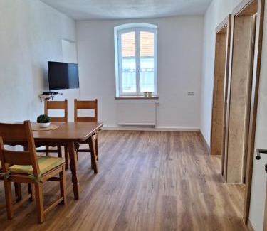 Ichenhausen Appartement | Gasthof Adler Ferienwohnung
