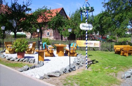 Eimelrod Appartement | Gasthof-Ferienwohnung Zur Zweere