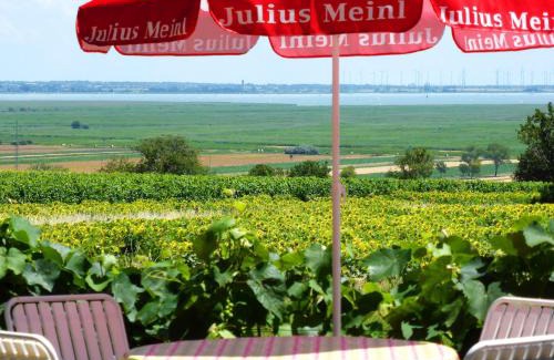 Breitenbrunn Maison | Gasthof-Pension Wein