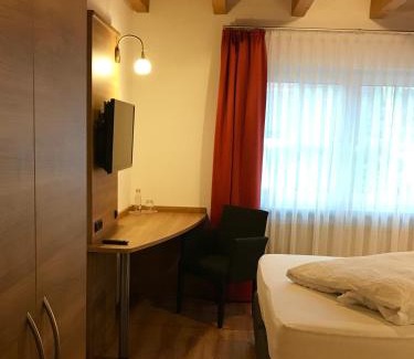 Wiesensteig Maison | Gasthof zum See