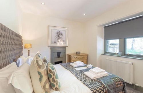 Laurencekirk Maison | Gate Lodge with Hot Tub