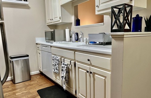 Auburn Maison | Gateaway to Tajade Cozy Townhouse Living - 1.6 mi to stadium