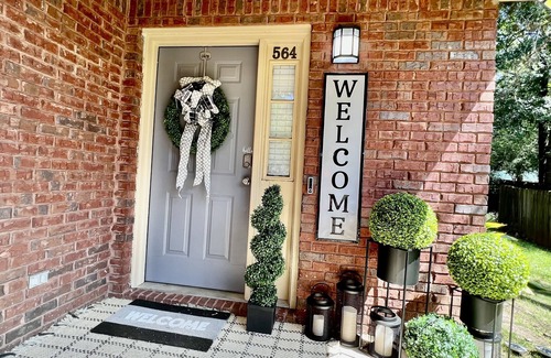 Auburn Maison | Gateaway to Tajade Cozy Townhouse Living - 1.6 mi to stadium