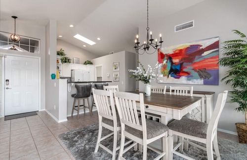 Palm Valley Maison | COMMUNAUTÉ PRIVÉE GATED PEBBLECREEK Accueil sensationnel avec piscine, bain à remous et voiture de golf