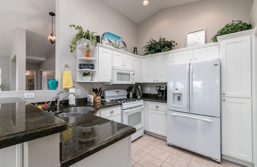 Palm Valley Maison | COMMUNAUTÉ PRIVÉE GATED PEBBLECREEK Accueil sensationnel avec piscine, bain à remous et voiture de golf