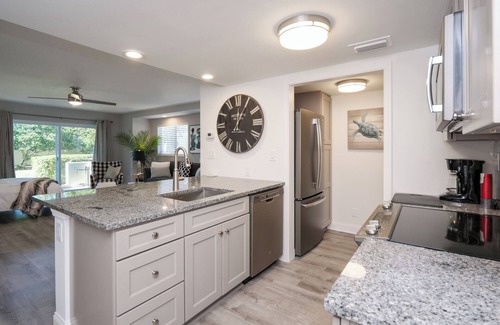 Sawgrass Copropriété | Gated community, private beach access, renovated condo!!