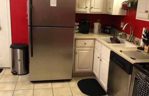 Oxford Copropriété | Gated Condo Community and Personal parking, Near campus, WIFI, Washer/Dryer