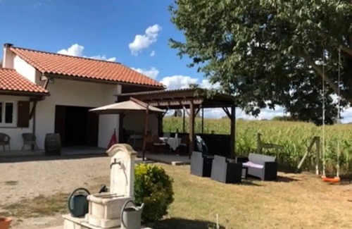 Roumagne Maison | Maison de famille clôturée avec piscine privative