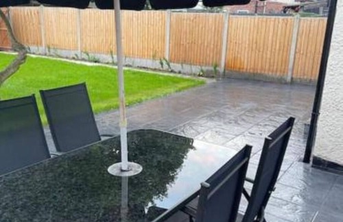 Smethwick Maison | Gated home close to Birmingham City Centre