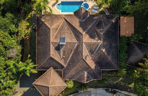 Playa Tortuga Maison | Gated Luxury-Sleeps 13-Ojochal-Near to beaches