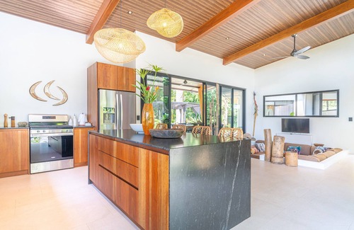 Ojochal Maison | Gated Luxury+Waterfall+Ojochal+3 bedrooms+beaches+safe