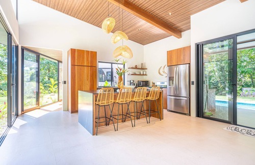 Ojochal Maison | Gated Luxury+Waterfall+Ojochal+3 bedrooms+beaches+safe