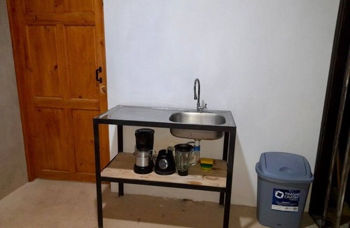 Jaco Appartement | Gated Parking, 7min to beach, A/C Wi-FI