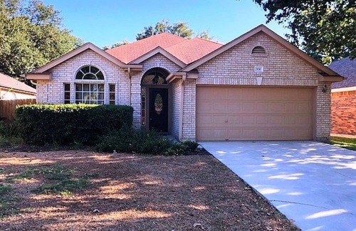 North San Antonio - SAT Maison | Gated, Safe - Centrally located, fenced back yard