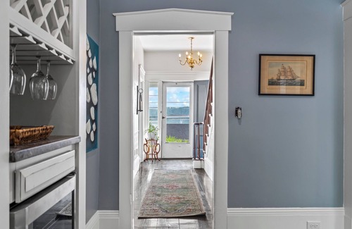 Newcastle Maison | Gather in Comfort at The Flying Cloud