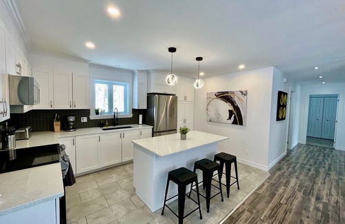 Potton Chalet De Ski | Gather minutes from Owl's Head and 30 min from Jay Peak