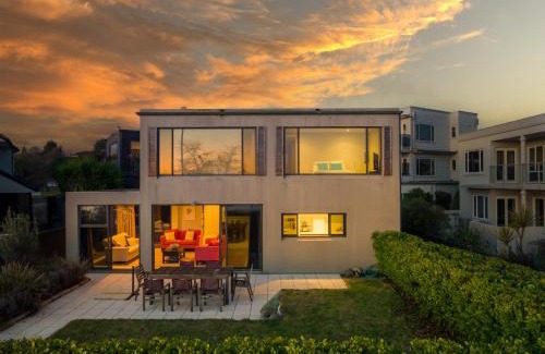 Taupo Maison | Gather Taupo - Lakefront Homes - Spa Pool
