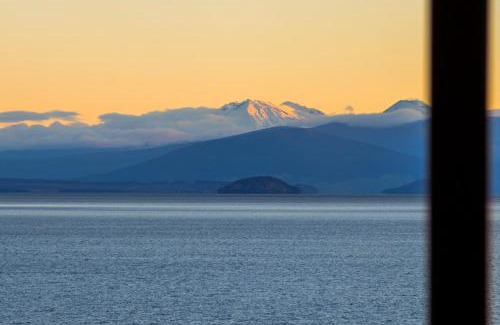 Taupo Maison | Gather Taupo - Lakefront Homes - Spa Pool