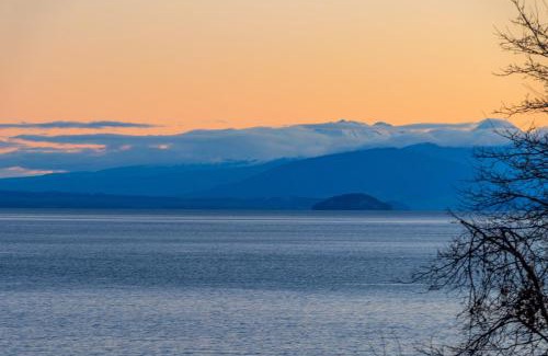 Taupo Maison | Gather Taupo - Lakefront Homes - Spa Pool