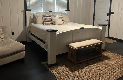 Little Rock Maison | Gathering Friendly Poolhouse