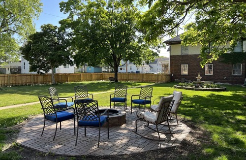Davenport Maison | Gatsby charm with modern comforts! Historic home & neighborhood w large backyard