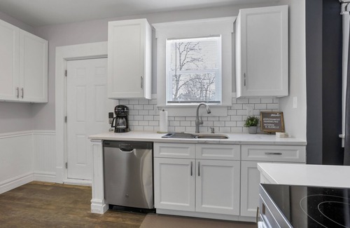 Livingston Park Maison | Gatsby vibes house in Old Oaks, close to everything