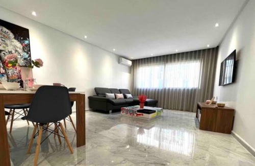 Gauthier Appartement | Gauthier Living 06-Colorful 2 Bedroom in the heart
