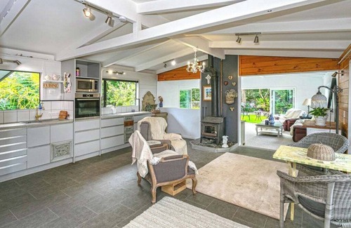 Tuateawa Maison | Gaze over the Pacific Ocean Listen to the birds..... relax